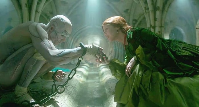 Jacob Elordi and Mia Goth in Frankenstein, Netflix (2025).